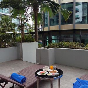 Deluxe Pool Access
